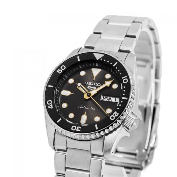 Seiko 5 Sports Automatic Selvir black