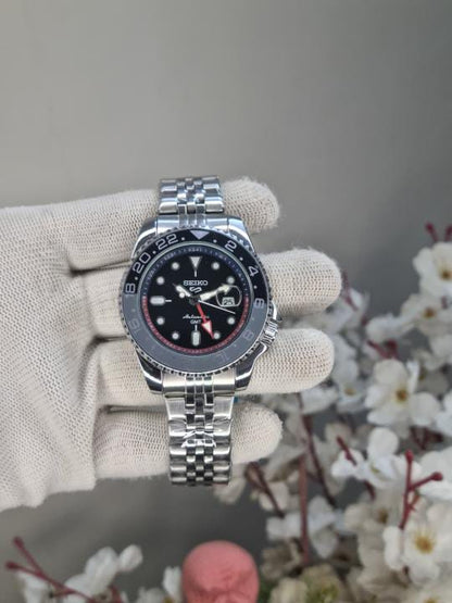 Seiko GMT Pack Grey Red Black AT436