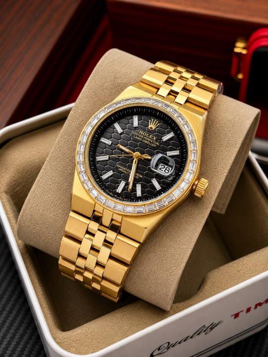Rolex_Oyster_Perpetual_Land-Dweller_Diamond_Gold_Black